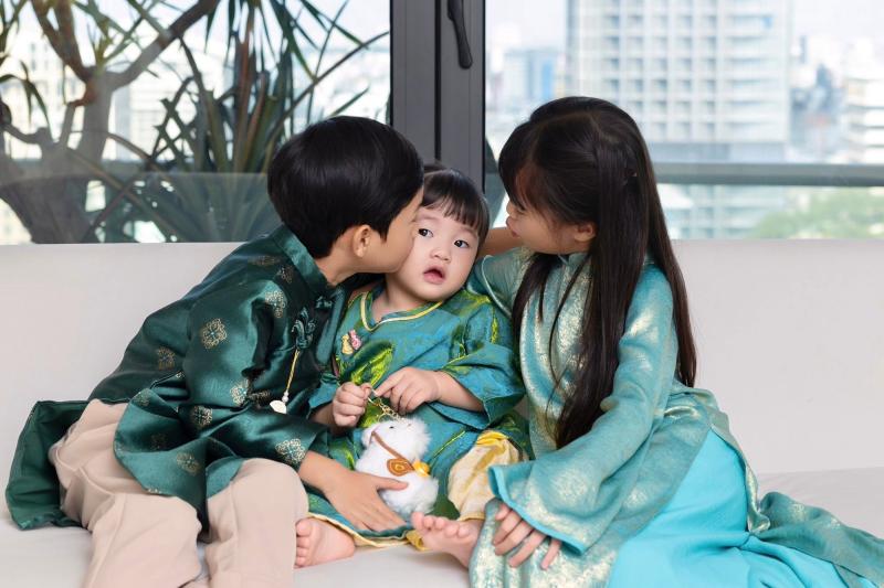 3 nhóc tỳ nhà Hoa hậu Đặng Thu Thảo sinh ra đã ngậm thìa vàng, visual đẹp như thiên thần- Ảnh 4.