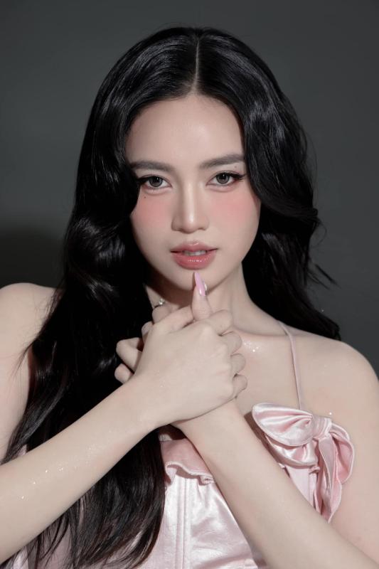 Cô gái Việt được đặc cách tốt nghiệp đại học vì quá đẳng cấp, đẹp đến mức hút 13,7 tỷ view- Ảnh 1.