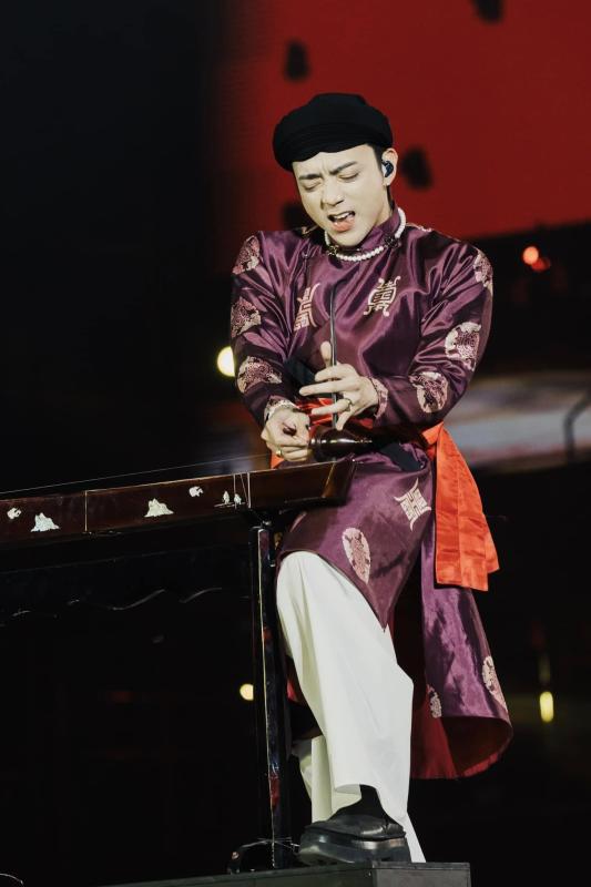 Ca sĩ Việt hát 5 bài nhận 2 tỷ đồng: 5 tuổi đã đi diễn quốc tế, doanh thu phim concert cao nhất mọi thời đại- Ảnh 4.