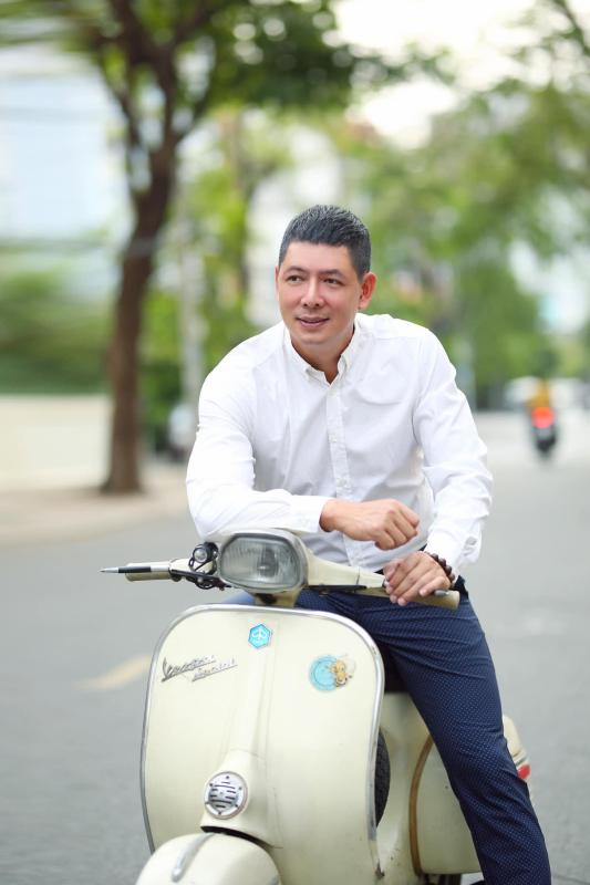 Siêu mẫu quê Lạng Sơn từng bán sữa đậu nành từ 3 giờ sáng: Nay viên mãn bên vợ đại gia hơn 4 tuổi- Ảnh 2.