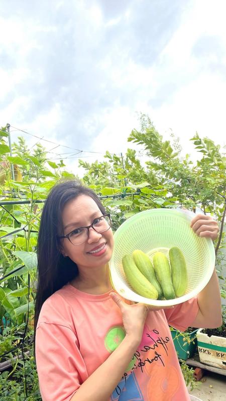Chị gái ca sĩ giàu nhất Việt Nam: Ở biệt thự trăm tỷ chỉ mê hái rau, được nhận bằng khen danh giá cấp quốc gia- Ảnh 9.