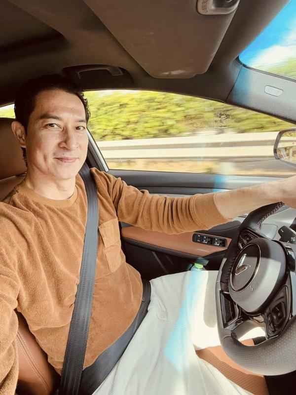Huy Khánh sau hơn 3 năm ly hôn Mạc Anh Thư: "Đến lúc ngừng hy vọng vào những điều không còn phù hợp"- Ảnh 5.