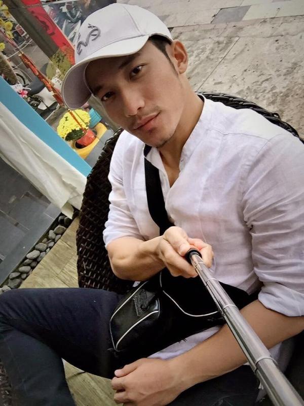 Chàng bồi bàn bị chê bai giọng nói giờ là Thị đế đầu tiên của Việt Nam, được khen không thua Lương Triều Vỹ- Ảnh 1.
