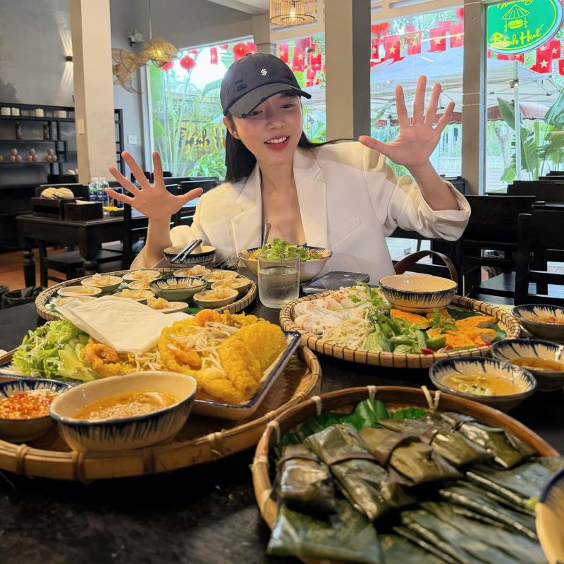 Mâm cơm nhà của LyLy- Ảnh 1.