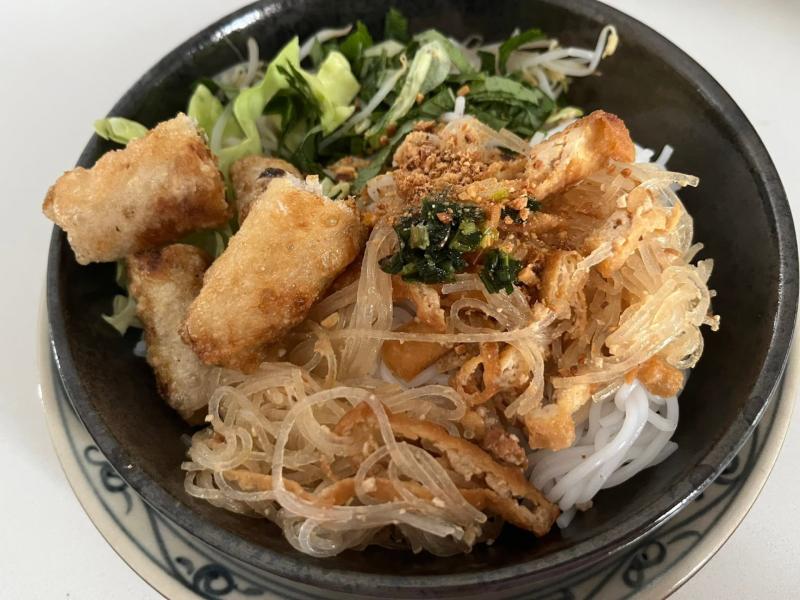 Mâm cơm nhà của Thuỷ Tiên - Công Vinh- Ảnh 4.