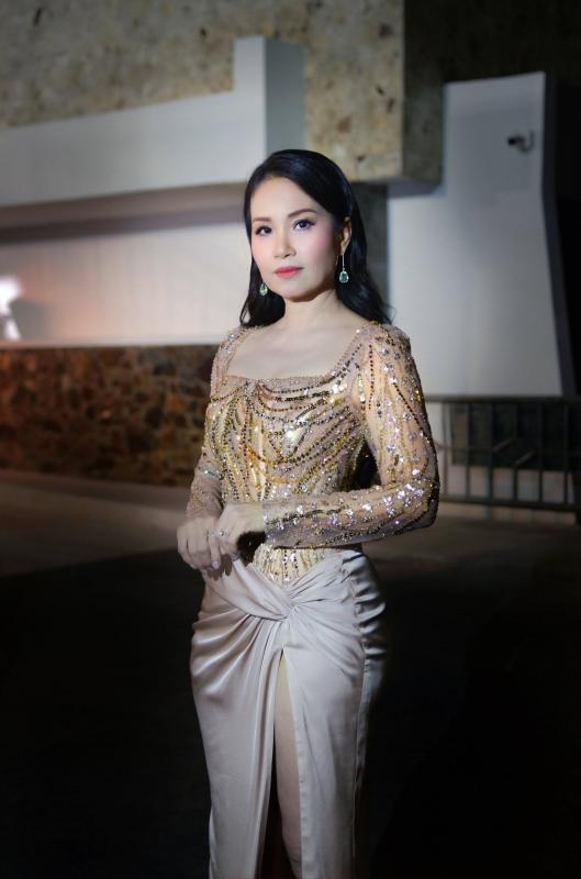 Chị gái ca sĩ giàu nhất Việt Nam: Ở biệt thự trăm tỷ chỉ mê hái rau, được nhận bằng khen danh giá cấp quốc gia- Ảnh 4.