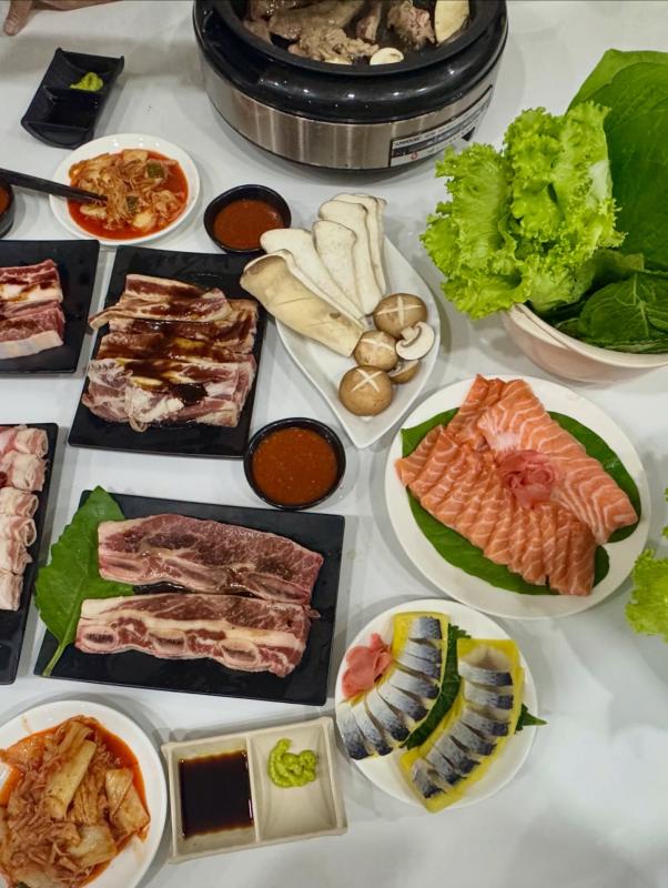 Mâm cơm nhà của Kiều Minh Tuấn- Ảnh 12.