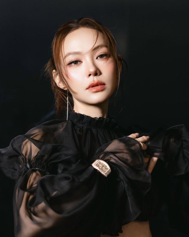 Cô bé theo mẹ bán cơm, ở nhà thuê lụp xụp lớn lên lấy Phó TGĐ công ty dệt may Tây Ninh- Ảnh 2.