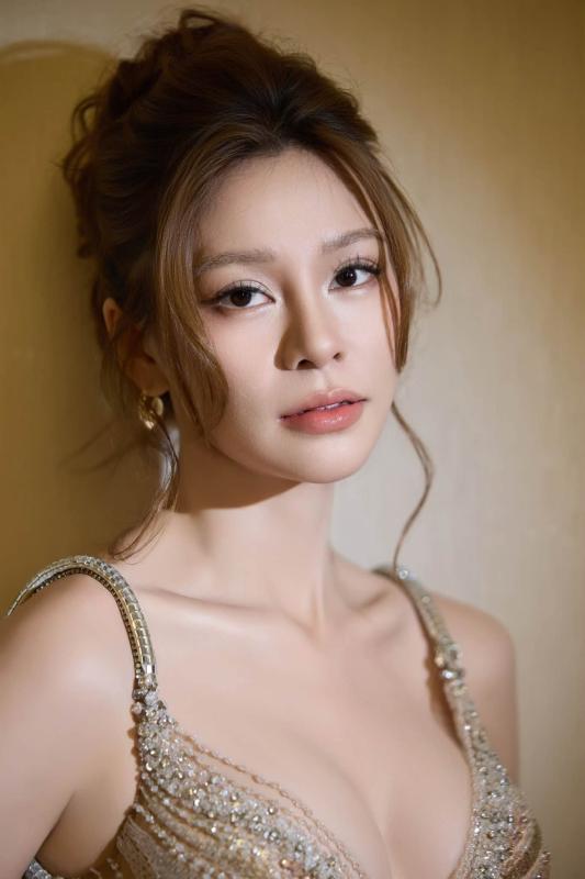 Thủ khoa Nhạc viện sắc vóc chấp 10 hoa hậu, ngày càng xinh đẹp được đại gia showbiz cưng chiều như bà hoàng- Ảnh 4.