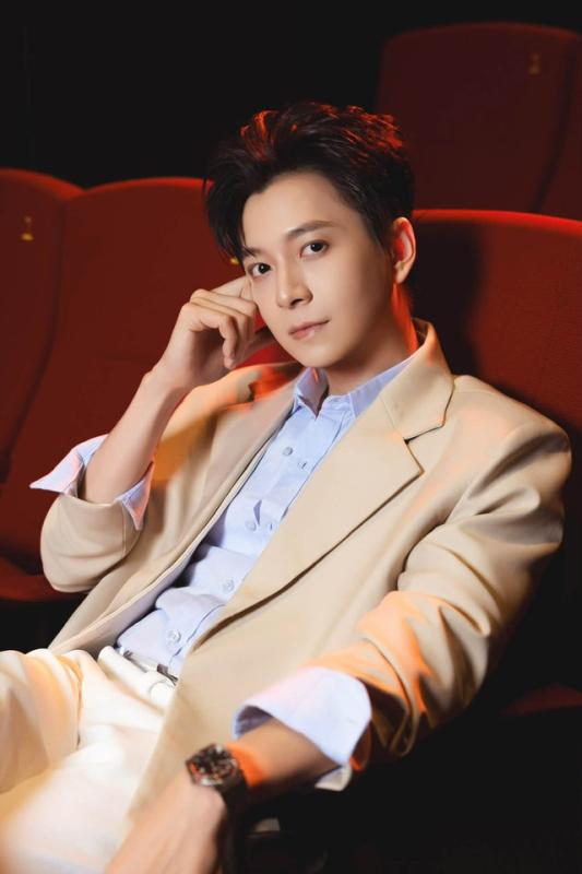 Thu nhập của Phó Chủ nhiệm CLB thành phố được đề cử đẹp nhất thế giới- Ảnh 7.