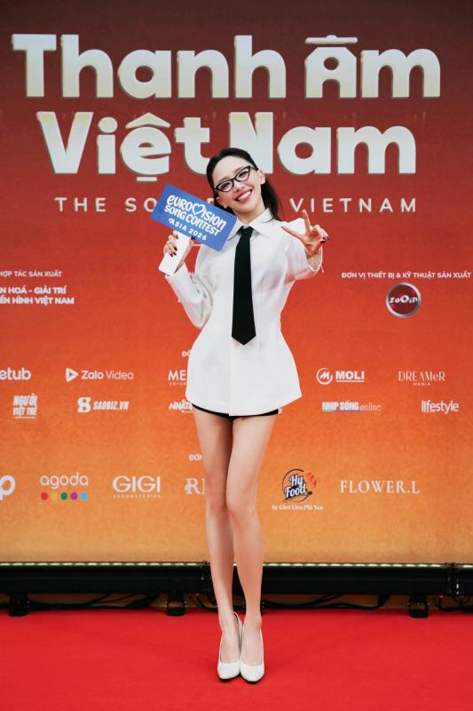 Tóc Tiên là “em” trong mọi vũ trụ của showbiz Việt?- Ảnh 8.