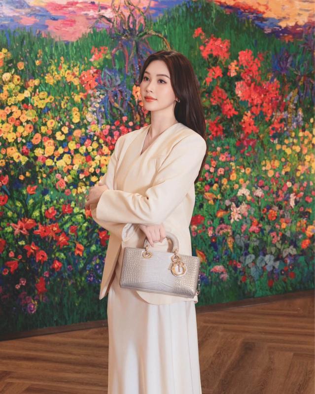 Cô gái nghèo quê Cà Mau hé lộ ảnh hiếm ngày về làm dâu tập đoàn bất động sản: Khung cảnh lễ cưới hào môn là đây!- Ảnh 10.
