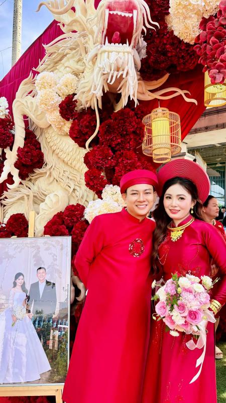 Hoài Lâm rước Ngọc Trinh về nhà bằng xe máy- Ảnh 1.