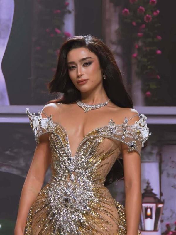 Hành trình giành Á hậu 4 Miss Grand International 2026 của Emoura Phạm- Ảnh 16.