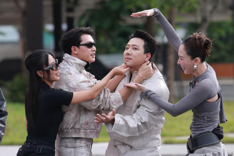 Trần Ngọc Vàng khó che giấu điều đặc biệt dành cho Tóc Tiên- Ảnh 4.