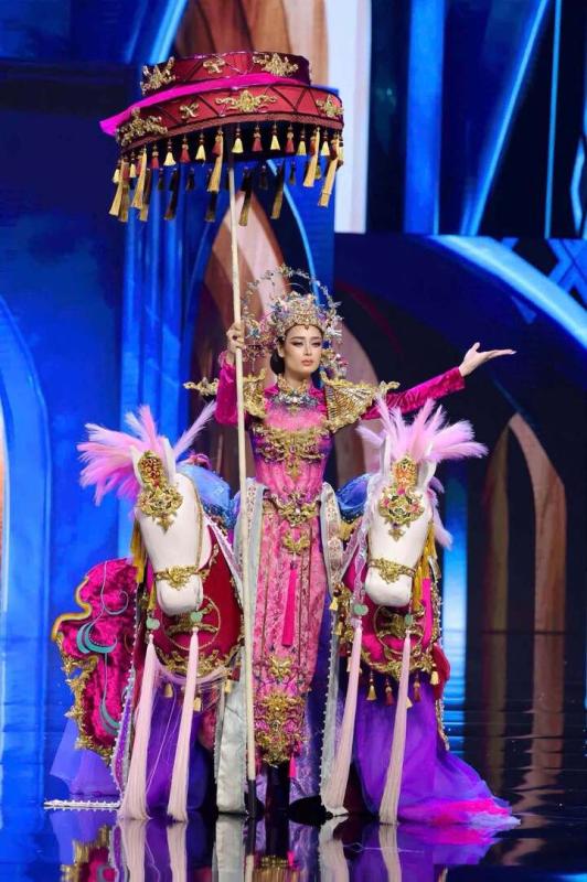 Hành trình giành Á hậu 4 Miss Grand International 2026 của Emoura Phạm- Ảnh 14.