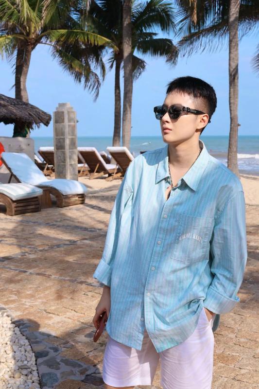 Tiểu minh tinh ai cũng săn đón một thời giờ livestream bán hàng mưu sinh- Ảnh 5.