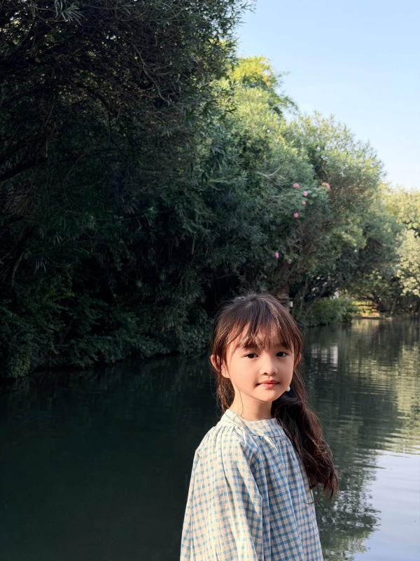 Em bé Vbiz vừa sinh đã có bức ảnh 1,5 triệu like: Tiểu thư tập đoàn nhựa, lớn lên xinh như Chương Nhược Nam- Ảnh 8.