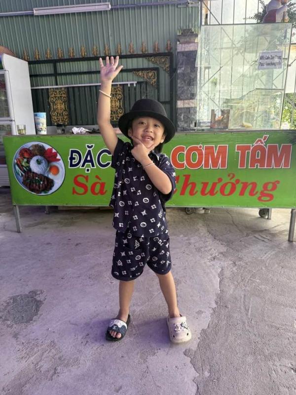 Danh hài từng mang 300 cây vàng đi mua siêu xe, nay bán cơm tấm ở Long An- Ảnh 6.