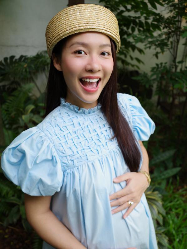 Nhan Phúc Vinh cưng vợ cỡ này, bảo sao Khả Ngân "mặt búng ra hạnh phúc"- Ảnh 1.