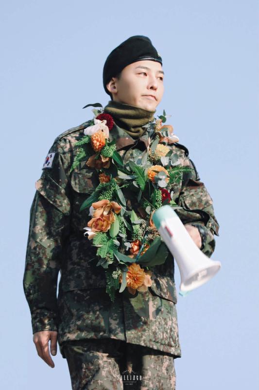 “G-Dragon đã ổn hơn” - khi đàn ông có quyền yếu đuối và mạnh mẽ cho phép mình yếu đuối- Ảnh 7.