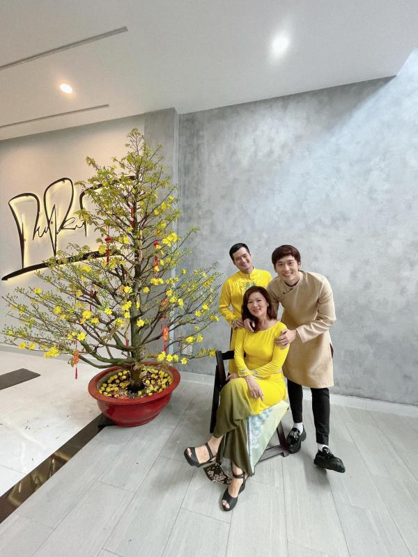 Cậu bé theo mẹ bán vé số, sống trong nhà 11m2 giờ trở thành nam thần nghìn tỷ, đóng 2 phim tranh giải Oscar- Ảnh 5.