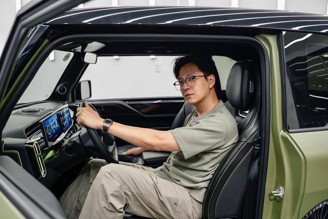 Thu nhập của Phó Chủ nhiệm CLB thành phố được đề cử đẹp nhất thế giới- Ảnh 9.