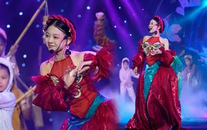 Vbiz có cô nàng 6 tuổi làm MC Thời sự, 13 tuổi được Sở Văn hóa khen thưởng, nhan sắc đố ai chê nổi - Ảnh 4.