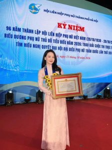 Nữ diễn viên vừa được Chủ tịch UBND TP Hà Nội khen thưởng, đạo diễn Pháp đích thân sang tận Việt Nam casting