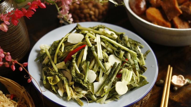 Dưa cải, cà muối ngon miệng ngày đông: Ăn thế nào để hạn chế nguy cơ từ nitrit? - Ảnh 2.