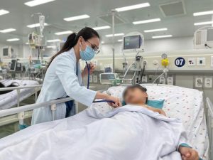 Bệnh nhi 7 tuổi trụy tim mạch vì cúm A, thoát cửa tử sau gần 12 ngày chạy ECMO