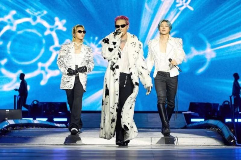Ngày đầu mở bán merchandise chính thức của BIGBANG tại Hà Nội: V.I.P nô nức săn lightstick 20 năm, không khí concert đang nóng lên từng giờ- Ảnh 9.