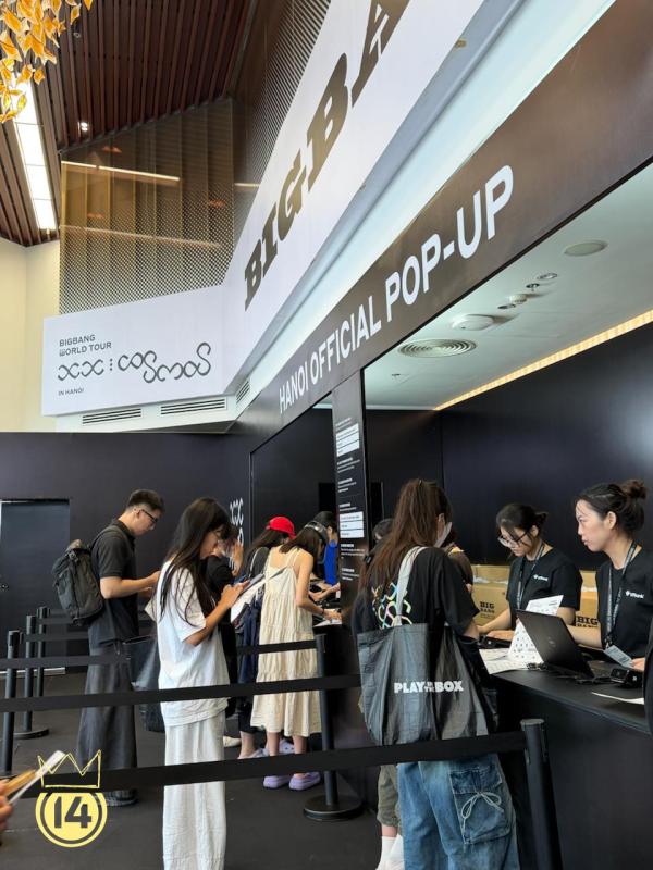 Bên trong pop-up store BIGBANG hot nhất lúc này tại Hà Nội: V.I.P xếp hàng dài cả cây số, lightstick 20 năm lung linh cỡ này- Ảnh 11.