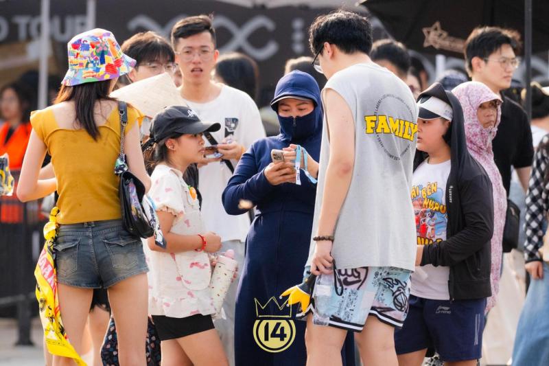 BIGBANG cúi lạy chào fan Việt, 2 đêm concert Hà Nội trở thành ký ức rực rỡ nhất! - Ảnh 6.