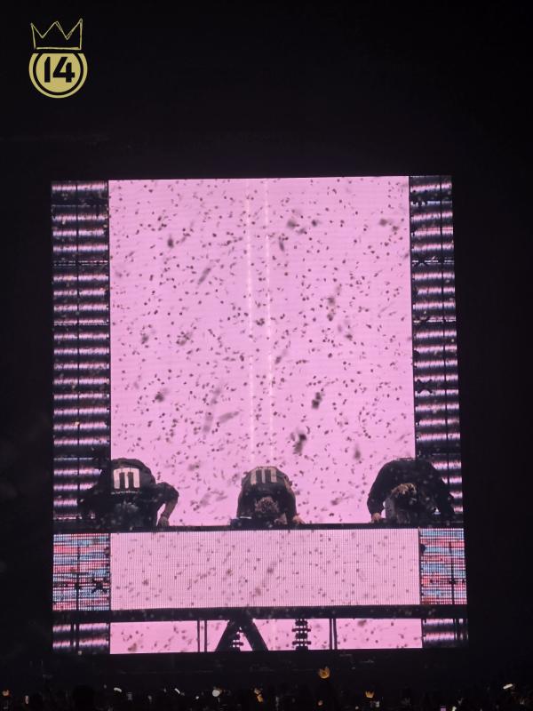 BIGBANG cúi lạy chào fan Việt, 2 đêm concert Hà Nội trở thành ký ức rực rỡ nhất! - Ảnh 50.