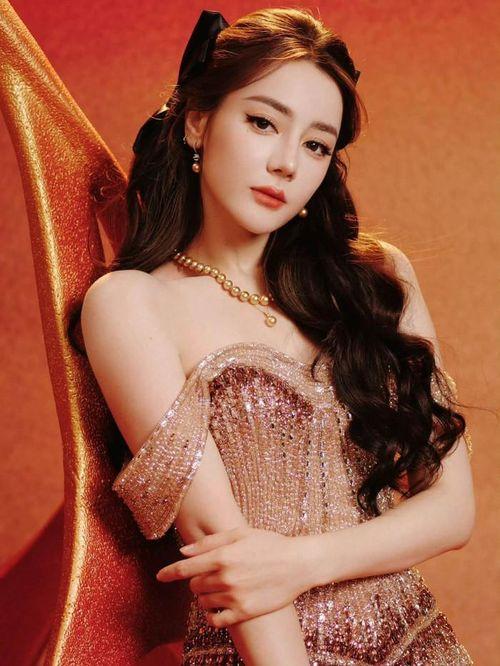 10 mỹ nhân Trung Quốc đẹp không góc chết: Dương Mịch át vía Địch Lệ Nhiệt Ba, top 1 càng tranh cãi càng khó chê- Ảnh 9.