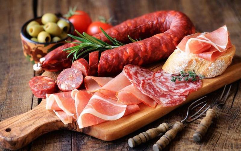 Bé trai 14 tuổi đã suy thận, bác sĩ cảnh báo 3 món quen thuộc "vạn người mê" - Ảnh 3.