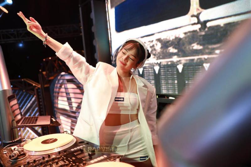 "Thót tim" trước diện mạo bỏng mắt của mỹ nữ hot nhất làng DJ Việt hiện tại- Ảnh 5.
