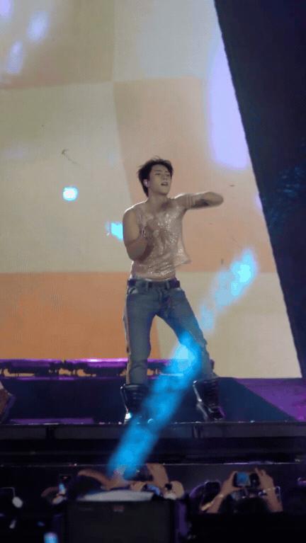 Ngại đỏ mặt khi xem ca sĩ Việt được đề cử đẹp nhất thế giới, vừa “cháy” hết nấc xong chui vội góc bếp- Ảnh 1.