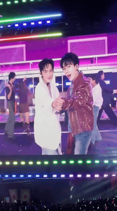 Nghe fanchant cỡ này mới biết ca khúc hot nhất Tinh Hà Say Hi không phải nói suông- Ảnh 2.