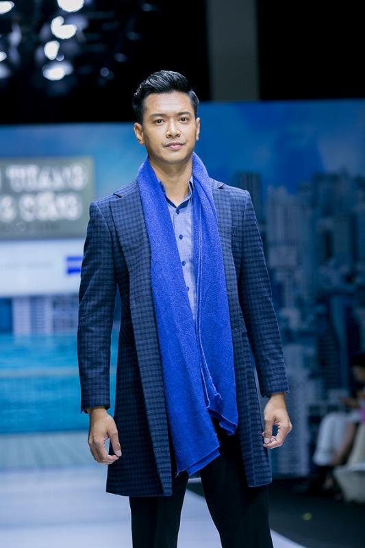 Siêu mẫu Việt từng đình đám một thời giã từ sàn diễn: Mở nhà hàng ở Quận 1, tự tay bưng bê dọn dẹp- Ảnh 1.