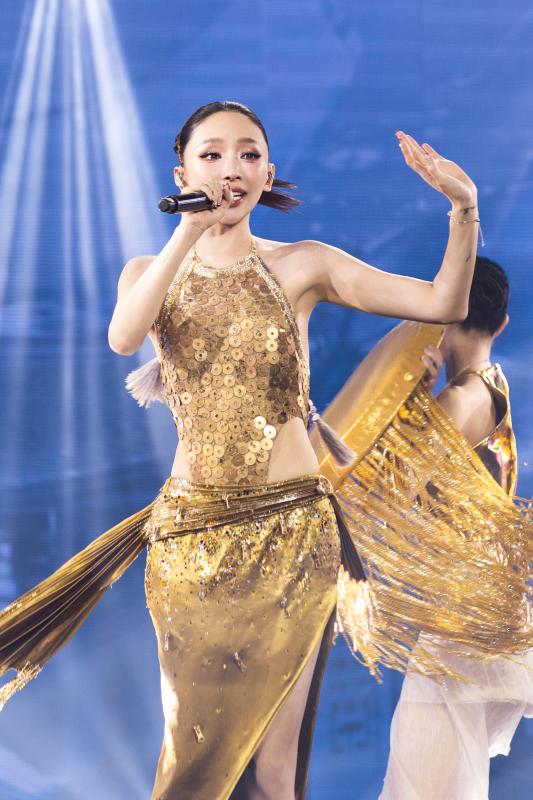 Tóc Tiên lại làm quốc tế phải “nháo nhào”- Ảnh 7.
