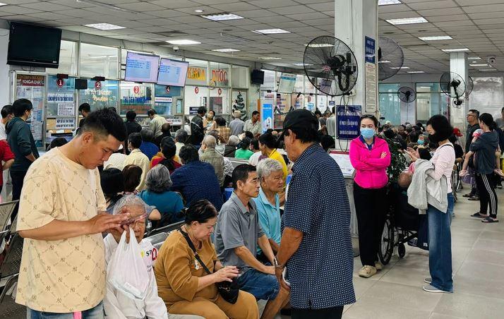 Tp.HCM ghi nhận hơn 34.600 ca viêm hô hấp cấp trong một tuần, những ai cần lưu ý? - Ảnh 1.