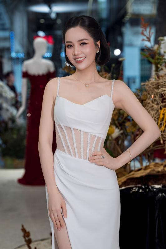 Đỗ Mỹ Linh đọ sắc cùng hội dâu hào môn, 1 Hoa hậu bí ẩn nhất Vbiz bất ngờ xuất hiện - Ảnh 17.
