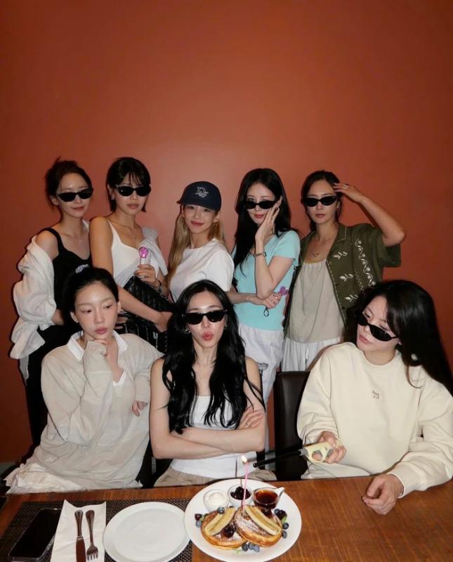 “20 năm trước thấy Yoona xinh nhất quả đất, nay vẫn thấy Yoona xinh nhất quả đất”- Ảnh 7.