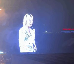 BIGBANG nắm bắt tình hình fan Việt: Về nhà mà vẫn hát, bộ không ai ngủ sao?