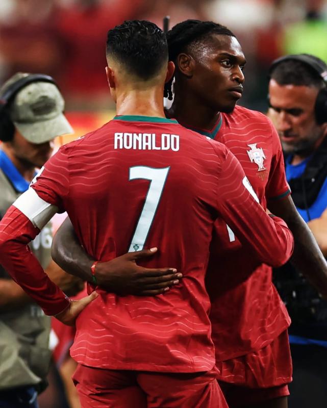 Áo số 7 của Ronaldo ở tuyển Bồ Đào Nha có chủ nhân mới- Ảnh 1.