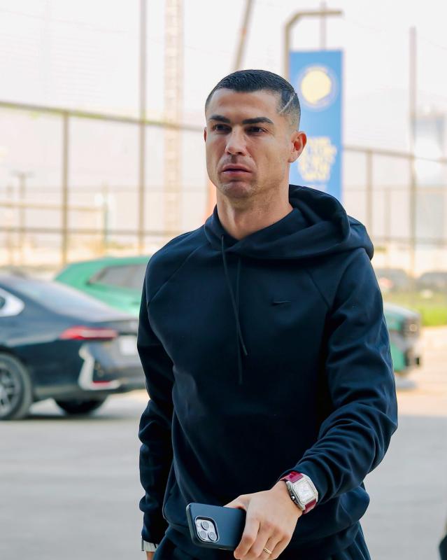 Ronaldo dùng điện thoại gì?- Ảnh 2.