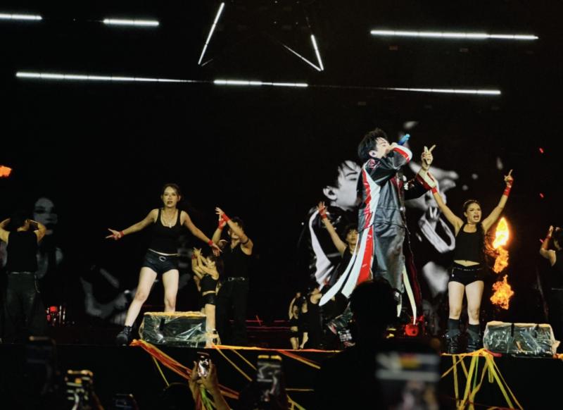 Quang Hùng MasterD mang hẳn võ đài MMA “đốt cháy” SAO Concert, loạt hit khiến fan đứng ngồi không yên!- Ảnh 6.
