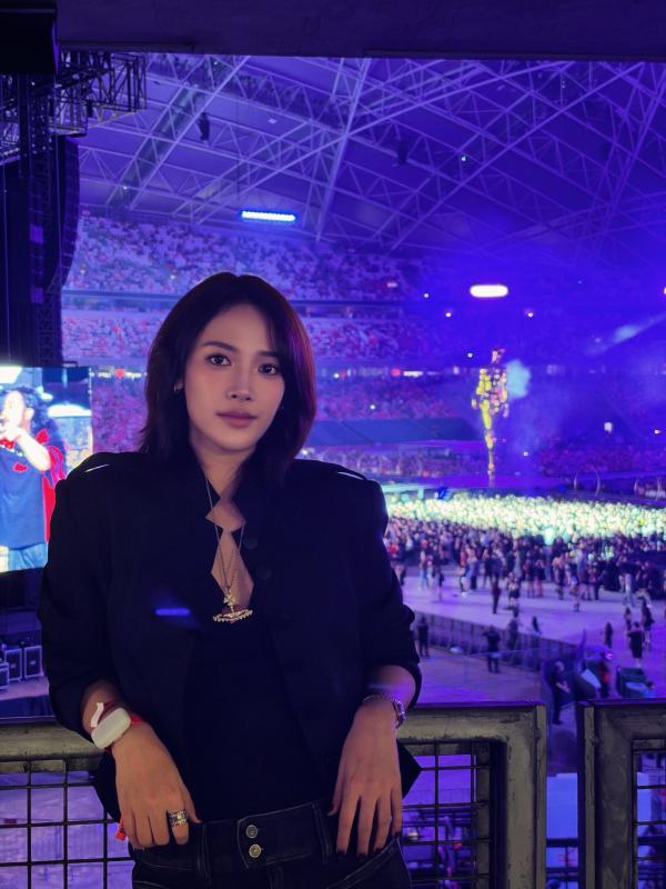 Ca sĩ Việt vừa được đề cử đẹp nhất thế giới: Nàng thơ 463 triệu view của Sơn Tùng, rần rần cõi mạng mà chưa thể thành sao- Ảnh 2.